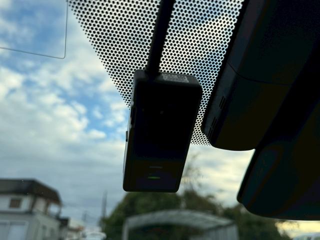 プリウス Ｓセーフティプラス　モデリスタエアロ　ＥＮＫＥＩ１７インチアルミ　純正９インチナビ　フルセグ　バックモニター　プリクラッシュ　レーダークルーズ　車線逸脱　インテリジェントクリソナ　インテリジェントパーク　サンルーフ（27枚目）