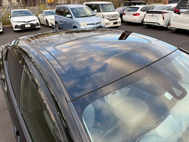 プリウス Ｓセーフティプラス　モデリスタエアロ　ＥＮＫＥＩ１７インチアルミ　純正９インチナビ　フルセグ　バックモニター　プリクラッシュ　レーダークルーズ　車線逸脱　インテリジェントクリソナ　インテリジェントパーク　サンルーフ（32枚目）