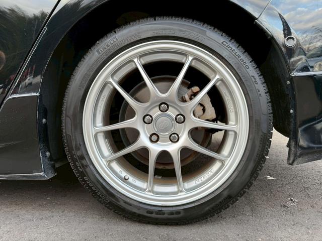 プリウス Ｓセーフティプラス　モデリスタエアロ　ＥＮＫＥＩ１７インチアルミ　純正９インチナビ　フルセグ　バックモニター　プリクラッシュ　レーダークルーズ　車線逸脱　インテリジェントクリソナ　インテリジェントパーク　サンルーフ（37枚目）