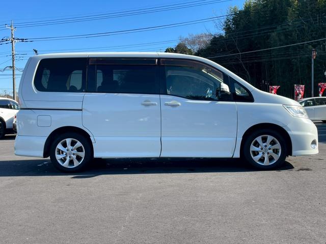 セレナ ハイウェイスター　Ｖセレクション　純正ナビＴＶ　バックモニター　スマートキー　ＥＴＣ　ＨＩＤヘッドライト　後席モニター（8枚目）