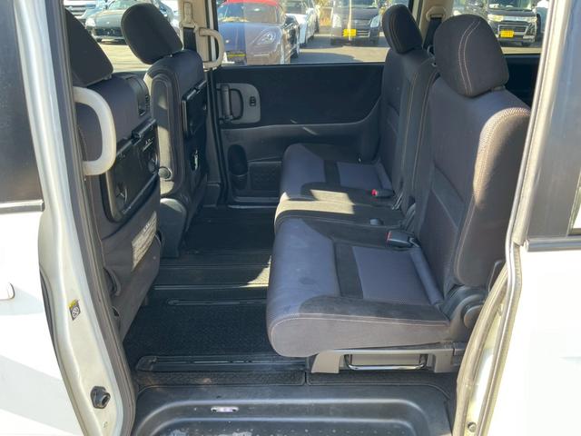 セレナ ハイウェイスター　Ｖセレクション　純正ナビＴＶ　バックモニター　スマートキー　ＥＴＣ　ＨＩＤヘッドライト　後席モニター（13枚目）