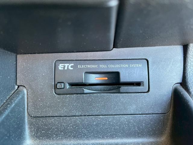 セレナ ハイウェイスター　Ｖセレクション　純正ナビＴＶ　バックモニター　スマートキー　ＥＴＣ　ＨＩＤヘッドライト　後席モニター（23枚目）