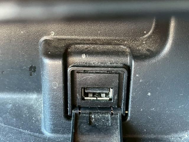 セレナ ハイウェイスター　Ｖセレクション　純正ナビＴＶ　バックモニター　スマートキー　ＥＴＣ　ＨＩＤヘッドライト　後席モニター（28枚目）