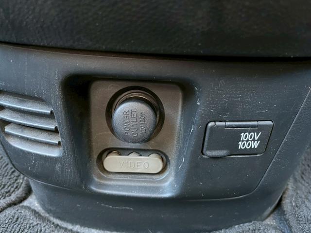 セレナ ハイウェイスター　Ｖセレクション　純正ナビＴＶ　バックモニター　スマートキー　ＥＴＣ　ＨＩＤヘッドライト　後席モニター（29枚目）