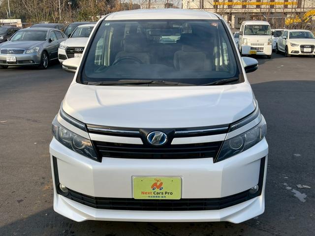 ヴォクシー ハイブリッドV 社外ナビ フルセグ 後席モニター 両側パワースライドドア クルーズコントロール LEDヘッドライト スマートキー プッシュスタート シートヒーター(3枚目)