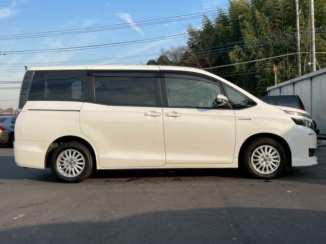 ヴォクシー ハイブリッドV 社外ナビ フルセグ 後席モニター 両側パワースライドドア クルーズコントロール LEDヘッドライト スマートキー プッシュスタート シートヒーター(8枚目)