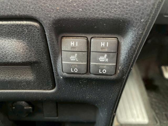 ヴォクシー ハイブリッドV 社外ナビ フルセグ 後席モニター 両側パワースライドドア クルーズコントロール LEDヘッドライト スマートキー プッシュスタート シートヒーター(21枚目)