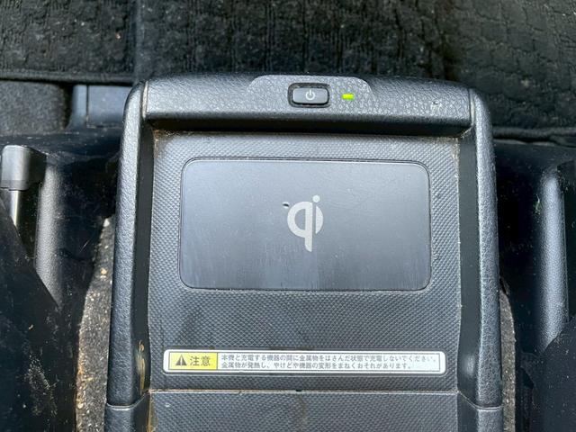 ヴォクシー ハイブリッドV 社外ナビ フルセグ 後席モニター 両側パワースライドドア クルーズコントロール LEDヘッドライト スマートキー プッシュスタート シートヒーター(25枚目)