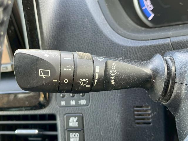 ヴォクシー ハイブリッドV 社外ナビ フルセグ 後席モニター 両側パワースライドドア クルーズコントロール LEDヘッドライト スマートキー プッシュスタート シートヒーター(27枚目)