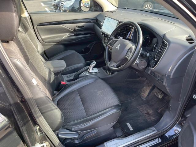 MITSUBISHI OUTLANDER PHEV G NAVI PACKAGE