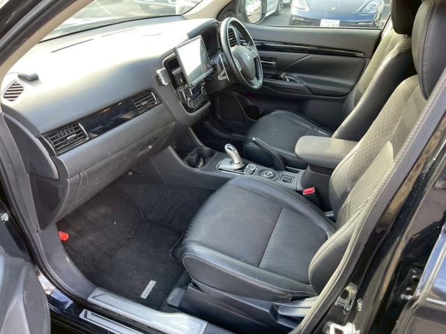 MITSUBISHI OUTLANDER PHEV G NAVI PACKAGE