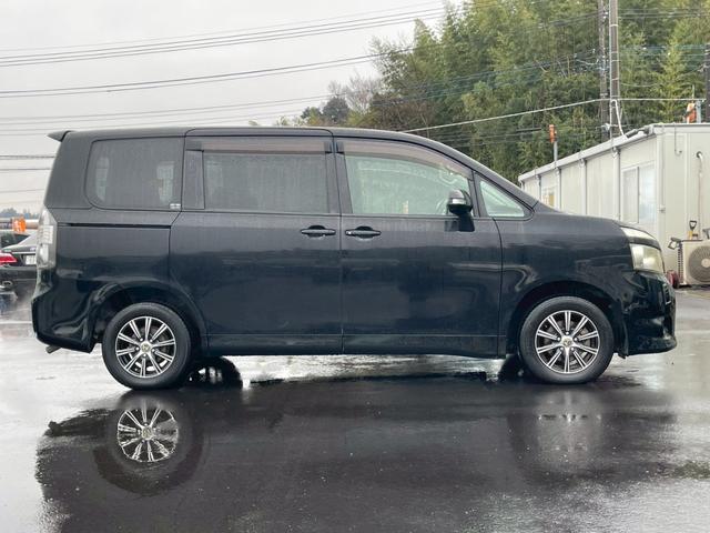 ヴォクシー Ｘ　Ｌエディション　両側パワースライドドア　社外ナビ　フルセグ　バックモニター　キーレス　ＥＴＣ（8枚目）