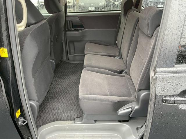 ヴォクシー Ｘ　Ｌエディション　両側パワースライドドア　社外ナビ　フルセグ　バックモニター　キーレス　ＥＴＣ（13枚目）