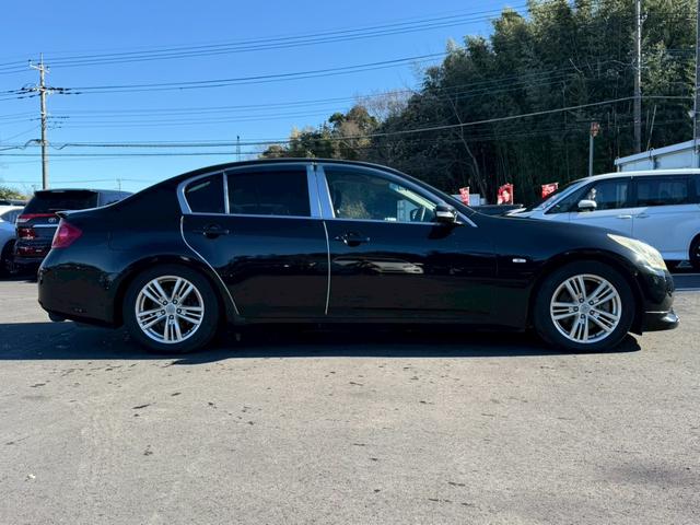 スカイライン 250GT メーカーナビ フルセグ バックモニター ハーフレザーシート パワーシート スマートキー プッシュスタート HIDヘッドライト ETC 純正アルミ(8枚目)