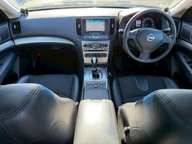 スカイライン 250GT メーカーナビ フルセグ バックモニター ハーフレザーシート パワーシート スマートキー プッシュスタート HIDヘッドライト ETC 純正アルミ(9枚目)