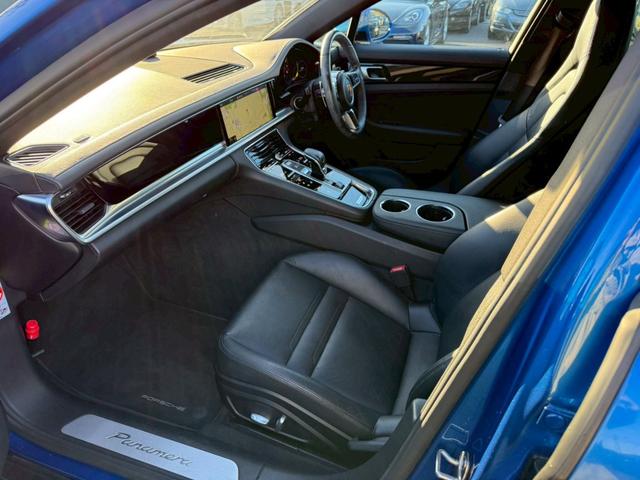 パナメーラ ベースグレード メーカーナビ 全周囲モニター ブラックレザーシート シートヒーター ディーラー記録簿10枚(12枚目)