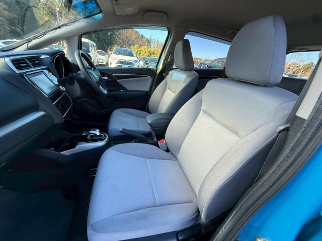 フィットハイブリッド Ｆパッケージ　純正ナビＴＶ　バックモニター　スマートキー　プッシュスタート　ＥＴＣ　ワンオーナー（12枚目）