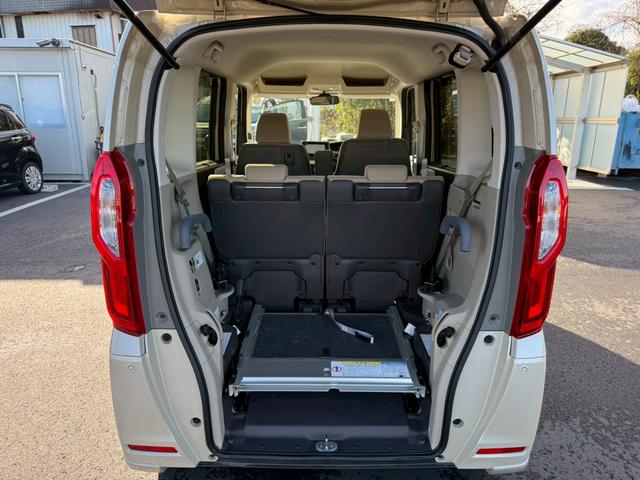Ｎ－ＢＯＸ Ｇ・スロープＬターボホンダセンシング　両側パワースライドドア　純正ナビ　フルセグ　バックモニター　衝突軽減ブレーキ　追従クルーズコントロール　前後方誤発進抑制　標識認識　車線逸脱　ＬＥＤヘッドライトシートヒーター　車いす専用装備（14枚目）