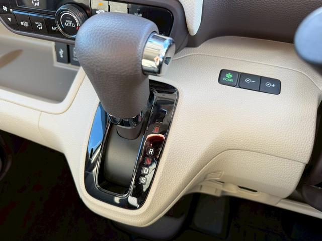 Ｎ－ＢＯＸ Ｇ・スロープＬターボホンダセンシング　両側パワースライドドア　純正ナビ　フルセグ　バックモニター　衝突軽減ブレーキ　追従クルーズコントロール　前後方誤発進抑制　標識認識　車線逸脱　ＬＥＤヘッドライトシートヒーター　車いす専用装備（21枚目）