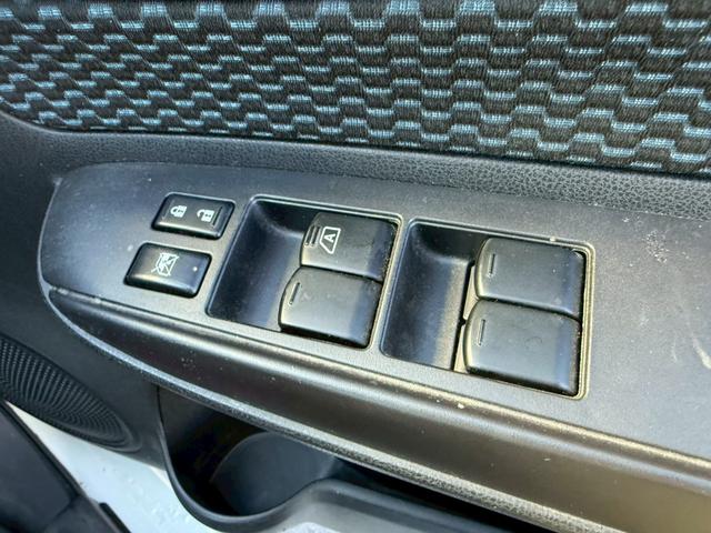 ノート Ｘ　純正ナビ　バックモニター　スマートキー　プッシュスタート　社外アルミ　ＥＴＣ（25枚目）