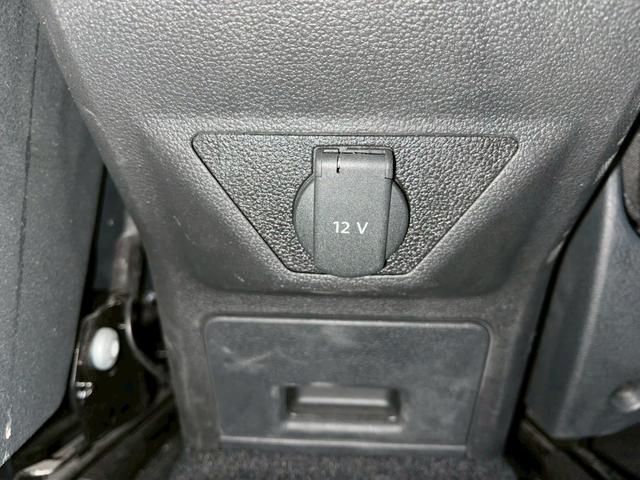 ゴルフトゥーラン ＴＳＩ　Ｒライン　メーカーナビ　フルセグ　バックモニター　追従クルーズコントロール　パークディスタンス　ドライビングプロファイル　パワーバックドア　ＬＥＤヘッドライト　シートヒーター　スマートキー　ワンオーナー（26枚目）