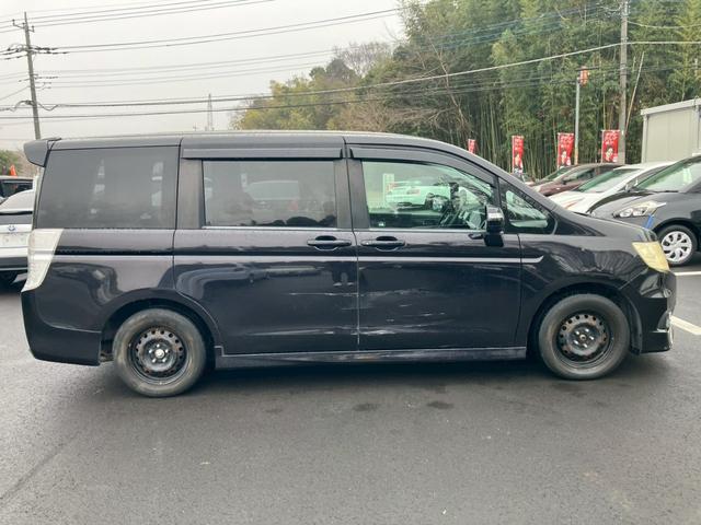 ステップワゴンスパーダ Ｓ　パワースライドドア　メーカーナビ　バックモニター　ＨＩＤヘッドライト　キーレス　ＥＴＣ（8枚目）