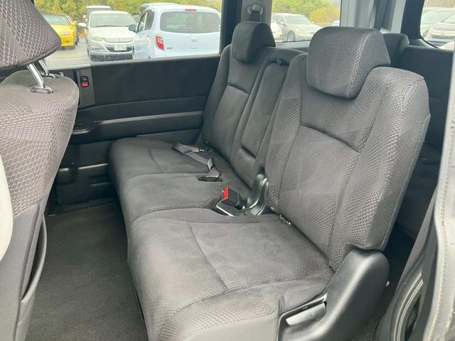 ステップワゴンスパーダ Ｓ　パワースライドドア　メーカーナビ　バックモニター　ＨＩＤヘッドライト　キーレス　ＥＴＣ（14枚目）