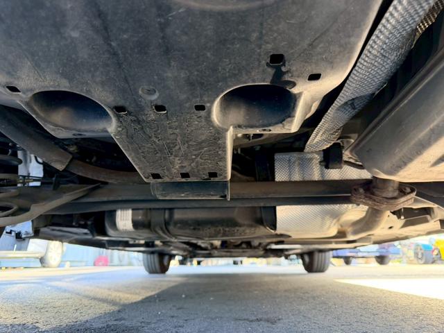 デミオ １３Ｓツーリング　Ｌパッケージ　メーカーナビ　バックモニター　スマートブレーキ　誤発進抑制　ブラインドスポット　ＬＥＤヘッドライト　シートヒーター　スマートキー　プッシュスタート　ＥＴＣ（31枚目）