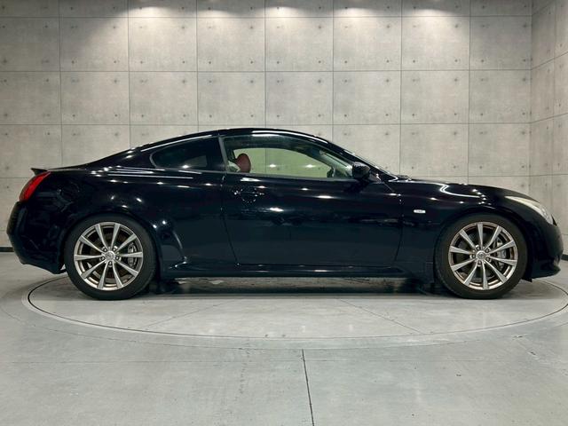 スカイライン 370GT タイプSP 55thリミテッド 6速MT サンルーフ 55th限定色 純正ナビ フルセグTV Bluetooth バックカメラ 純正19インチAW HIDライト リアスポイラー 専用革シート パワーシート クリアランスソナー ETC(11枚目)