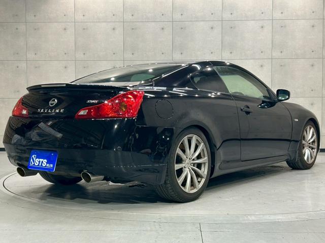 スカイライン 370GT タイプSP 55thリミテッド 6速MT サンルーフ 55th限定色 純正ナビ フルセグTV Bluetooth バックカメラ 純正19インチAW HIDライト リアスポイラー 専用革シート パワーシート クリアランスソナー ETC(12枚目)