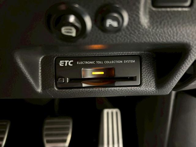スカイライン 370GT タイプSP 55thリミテッド 6速MT サンルーフ 55th限定色 純正ナビ フルセグTV Bluetooth バックカメラ 純正19インチAW HIDライト リアスポイラー 専用革シート パワーシート クリアランスソナー ETC(32枚目)