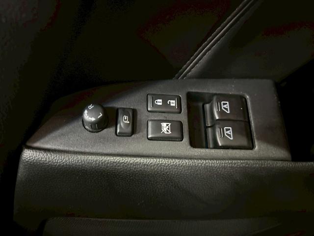 スカイライン 370GT タイプSP 55thリミテッド 6速MT サンルーフ 55th限定色 純正ナビ フルセグTV Bluetooth バックカメラ 純正19インチAW HIDライト リアスポイラー 専用革シート パワーシート クリアランスソナー ETC(33枚目)