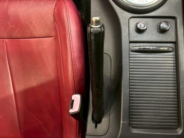 スカイライン 370GT タイプSP 55thリミテッド 6速MT サンルーフ 55th限定色 純正ナビ フルセグTV Bluetooth バックカメラ 純正19インチAW HIDライト リアスポイラー 専用革シート パワーシート クリアランスソナー ETC(41枚目)