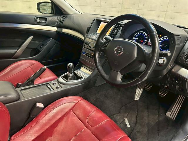 スカイライン 370GT タイプSP 55thリミテッド 6速MT サンルーフ 55th限定色 純正ナビ フルセグTV Bluetooth バックカメラ 純正19インチAW HIDライト リアスポイラー 専用革シート パワーシート クリアランスソナー ETC(44枚目)