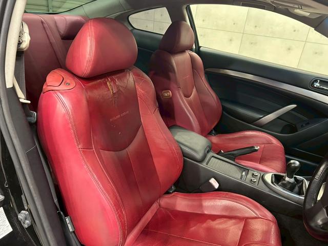 スカイライン 370GT タイプSP 55thリミテッド 6速MT サンルーフ 55th限定色 純正ナビ フルセグTV Bluetooth バックカメラ 純正19インチAW HIDライト リアスポイラー 専用革シート パワーシート クリアランスソナー ETC(46枚目)