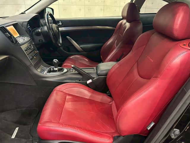 スカイライン 370GT タイプSP 55thリミテッド 6速MT サンルーフ 55th限定色 純正ナビ フルセグTV Bluetooth バックカメラ 純正19インチAW HIDライト リアスポイラー 専用革シート パワーシート クリアランスソナー ETC(48枚目)