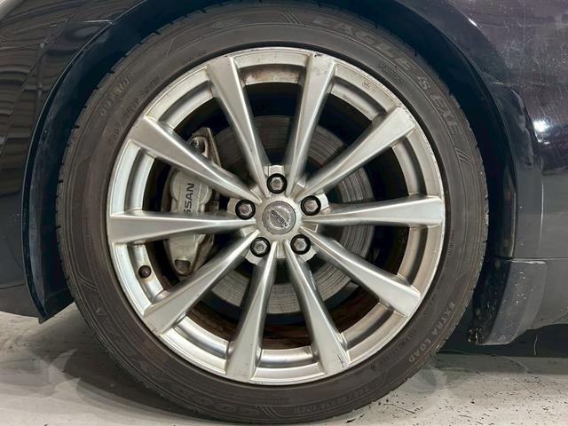 スカイライン 370GT タイプSP 55thリミテッド 6速MT サンルーフ 55th限定色 純正ナビ フルセグTV Bluetooth バックカメラ 純正19インチAW HIDライト リアスポイラー 専用革シート パワーシート クリアランスソナー ETC(54枚目)