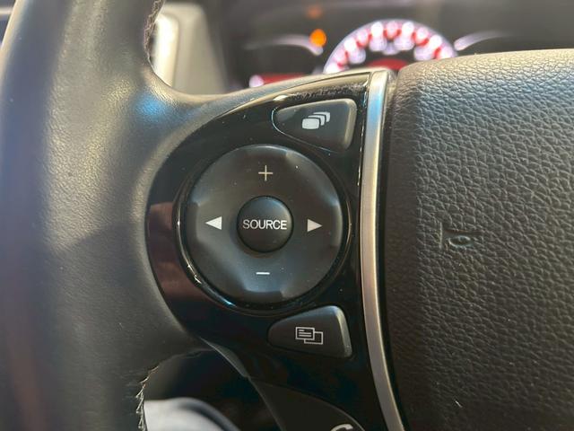 オデッセイ アブソルート・ホンダセンシング　７人乗り　両側パワスラ　純正ナビ　フルセグＴＶ　Ｂｌｕｅｔｏｏｔｈ　アラウンドビューモニター　フリップダウンモニター　黒ハーフレザーシート　パワーシート　ＬＥＤライト　ワンオーナー　スペアキー　ＥＴＣ（27枚目）