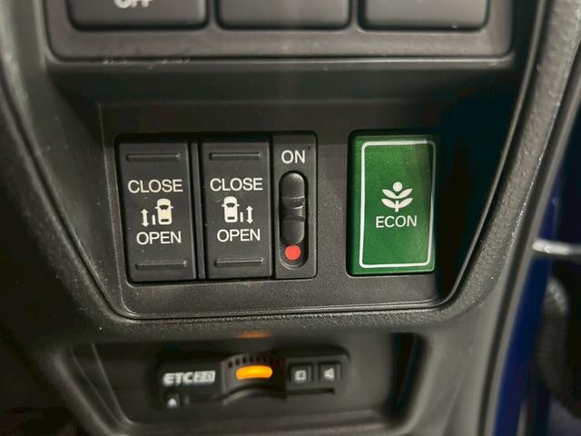 オデッセイ アブソルート・ホンダセンシング　７人乗り　両側パワスラ　純正ナビ　フルセグＴＶ　Ｂｌｕｅｔｏｏｔｈ　アラウンドビューモニター　フリップダウンモニター　黒ハーフレザーシート　パワーシート　ＬＥＤライト　ワンオーナー　スペアキー　ＥＴＣ（34枚目）