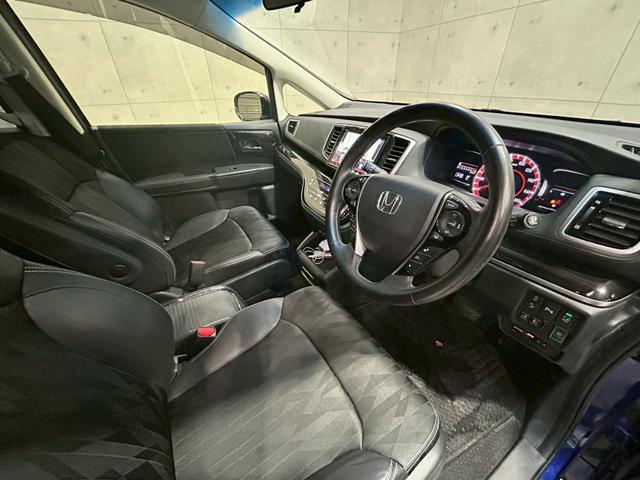 オデッセイ アブソルート・ホンダセンシング　７人乗り　両側パワスラ　純正ナビ　フルセグＴＶ　Ｂｌｕｅｔｏｏｔｈ　アラウンドビューモニター　フリップダウンモニター　黒ハーフレザーシート　パワーシート　ＬＥＤライト　ワンオーナー　スペアキー　ＥＴＣ（44枚目）