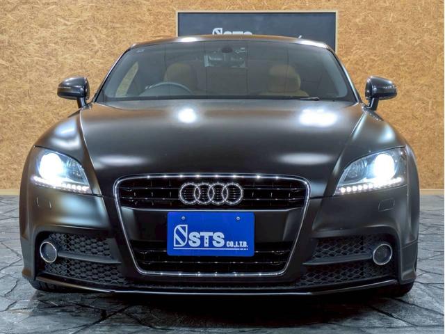 ＴＴクーペ １．８ＴＦＳＩ　Ｓラインパッケージ　マットブラック　リアウィング・ドアミラー・カーボンラッピング　ブロンズ塗装１８インチＡＷ　純正ナビ　フルセグＴＶ　ＢＴ接続　リアカメラ　革シート　デジタルインナーミラー　ドラレコ　シートカバー　ＥＴＣ（9枚目）