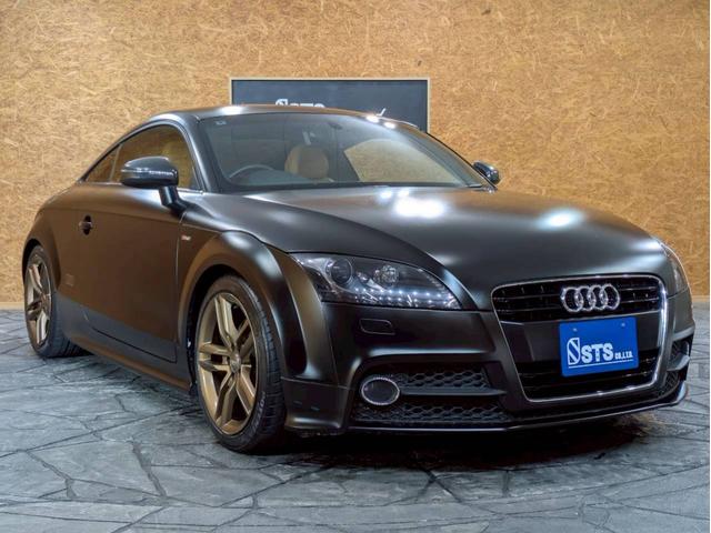 ＴＴクーペ １．８ＴＦＳＩ　Ｓラインパッケージ　マットブラック　リアウィング・ドアミラー・カーボンラッピング　ブロンズ塗装１８インチＡＷ　純正ナビ　フルセグＴＶ　ＢＴ接続　リアカメラ　革シート　デジタルインナーミラー　ドラレコ　シートカバー　ＥＴＣ（12枚目）