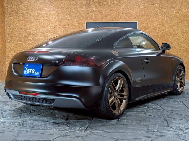 ＴＴクーペ １．８ＴＦＳＩ　Ｓラインパッケージ　マットブラック　リアウィング・ドアミラー・カーボンラッピング　ブロンズ塗装１８インチＡＷ　純正ナビ　フルセグＴＶ　ＢＴ接続　リアカメラ　革シート　デジタルインナーミラー　ドラレコ　シートカバー　ＥＴＣ（14枚目）