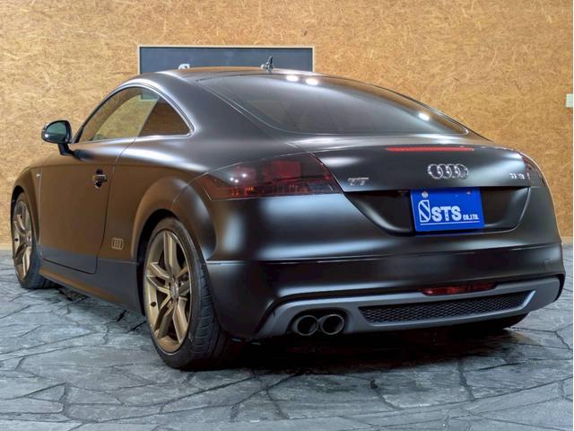 ＴＴクーペ １．８ＴＦＳＩ　Ｓラインパッケージ　マットブラック　リアウィング・ドアミラー・カーボンラッピング　ブロンズ塗装１８インチＡＷ　純正ナビ　フルセグＴＶ　ＢＴ接続　リアカメラ　革シート　デジタルインナーミラー　ドラレコ　シートカバー　ＥＴＣ（17枚目）