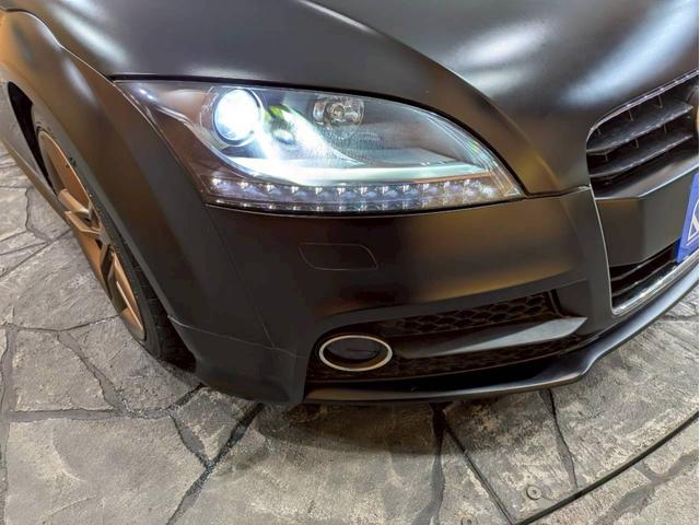ＴＴクーペ １．８ＴＦＳＩ　Ｓラインパッケージ　マットブラック　リアウィング・ドアミラー・カーボンラッピング　ブロンズ塗装１８インチＡＷ　純正ナビ　フルセグＴＶ　ＢＴ接続　リアカメラ　革シート　デジタルインナーミラー　ドラレコ　シートカバー　ＥＴＣ（21枚目）