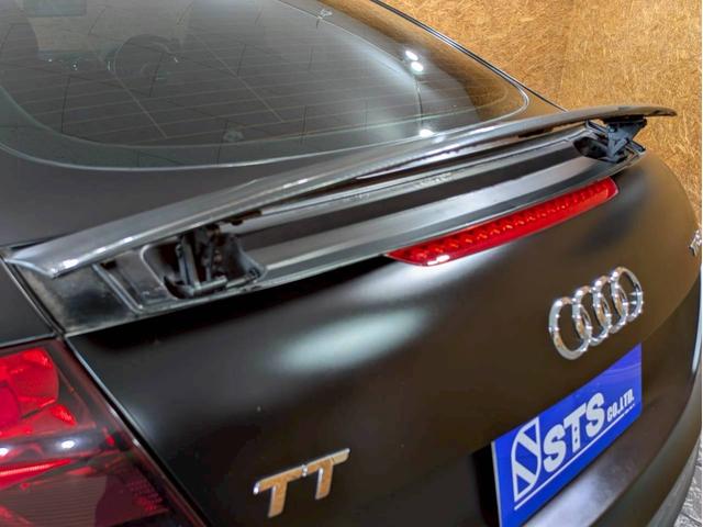 ＴＴクーペ １．８ＴＦＳＩ　Ｓラインパッケージ　マットブラック　リアウィング・ドアミラー・カーボンラッピング　ブロンズ塗装１８インチＡＷ　純正ナビ　フルセグＴＶ　ＢＴ接続　リアカメラ　革シート　デジタルインナーミラー　ドラレコ　シートカバー　ＥＴＣ（25枚目）