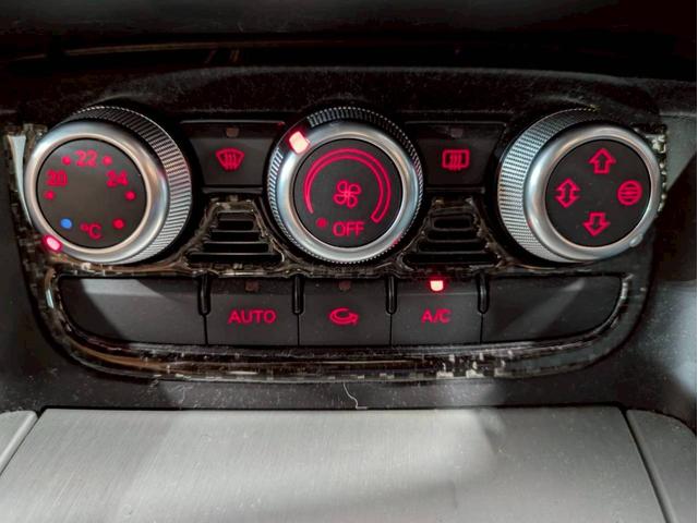 ＴＴクーペ １．８ＴＦＳＩ　Ｓラインパッケージ　マットブラック　リアウィング・ドアミラー・カーボンラッピング　ブロンズ塗装１８インチＡＷ　純正ナビ　フルセグＴＶ　ＢＴ接続　リアカメラ　革シート　デジタルインナーミラー　ドラレコ　シートカバー　ＥＴＣ（41枚目）