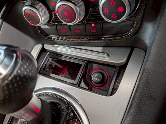 ＴＴクーペ １．８ＴＦＳＩ　Ｓラインパッケージ　マットブラック　リアウィング・ドアミラー・カーボンラッピング　ブロンズ塗装１８インチＡＷ　純正ナビ　フルセグＴＶ　ＢＴ接続　リアカメラ　革シート　デジタルインナーミラー　ドラレコ　シートカバー　ＥＴＣ（43枚目）