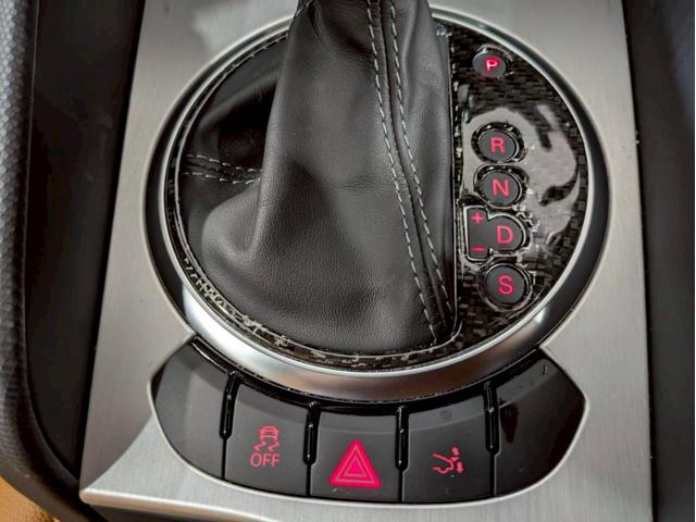ＴＴクーペ １．８ＴＦＳＩ　Ｓラインパッケージ　マットブラック　リアウィング・ドアミラー・カーボンラッピング　ブロンズ塗装１８インチＡＷ　純正ナビ　フルセグＴＶ　ＢＴ接続　リアカメラ　革シート　デジタルインナーミラー　ドラレコ　シートカバー　ＥＴＣ（46枚目）