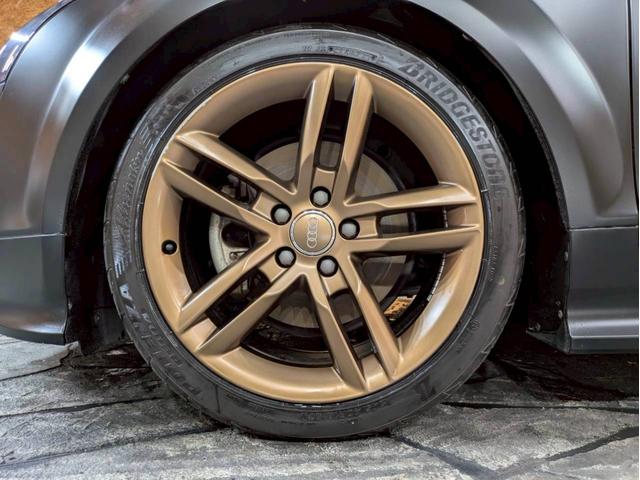 ＴＴクーペ １．８ＴＦＳＩ　Ｓラインパッケージ　マットブラック　リアウィング・ドアミラー・カーボンラッピング　ブロンズ塗装１８インチＡＷ　純正ナビ　フルセグＴＶ　ＢＴ接続　リアカメラ　革シート　デジタルインナーミラー　ドラレコ　シートカバー　ＥＴＣ（66枚目）